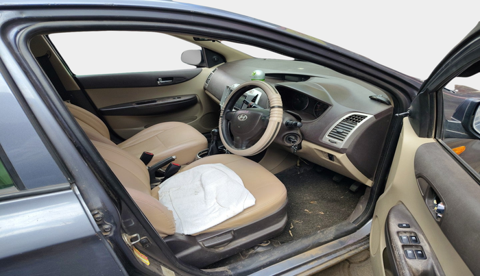 2010 Hyundai i20 MAGNA 1.2, Petrol, Manual, 1,29,221 km, interior