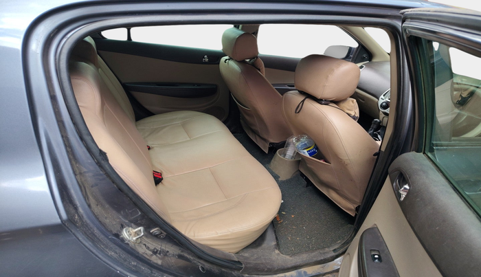 2010 Hyundai i20 MAGNA 1.2, Petrol, Manual, 1,29,221 km, interior