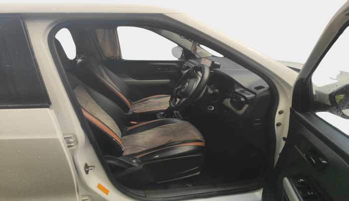 2022 Tata PUNCH ADVENTURE MT, Petrol, Manual, 82,594 km, interior