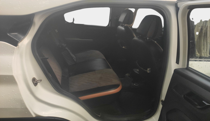 2022 Tata PUNCH ADVENTURE MT, Petrol, Manual, 82,594 km, interior
