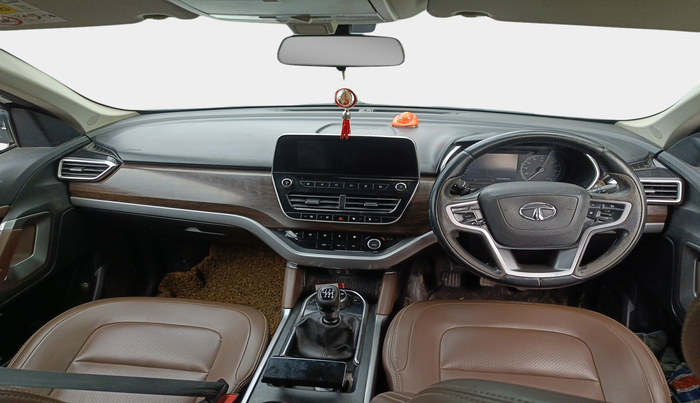 2020 Tata Harrier XZ 2.0L, Diesel, Manual, 2,16,673 km, interior