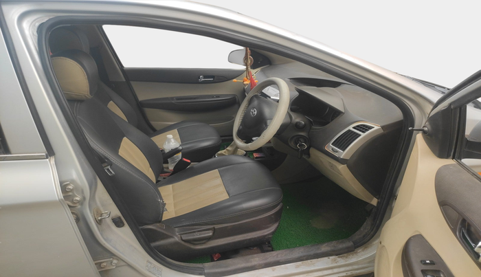 2011 Hyundai i20 MAGNA 1.2, Petrol, Manual, 1,06,607 km, interior