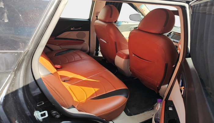 2021 Mahindra XUV300 W8 (O) 1.2 PETROL, Petrol, Manual, 57,697 km, interior