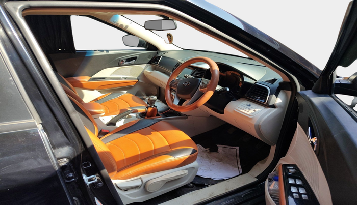 2021 Mahindra XUV300 W8 (O) 1.2 PETROL, Petrol, Manual, 57,697 km, interior