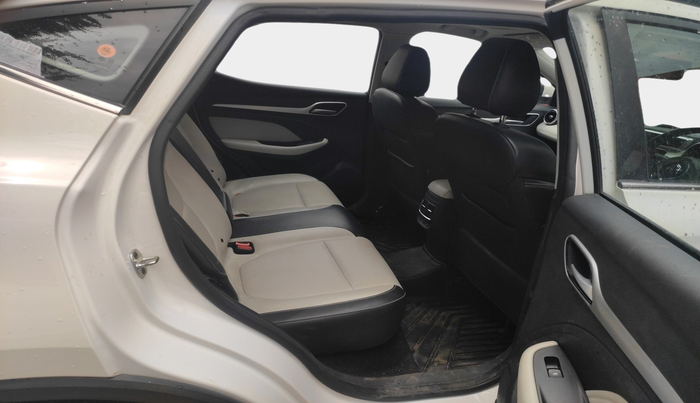 2023 MG ASTOR SHARP 1.5 MT, Petrol, Manual, 12,988 km, interior