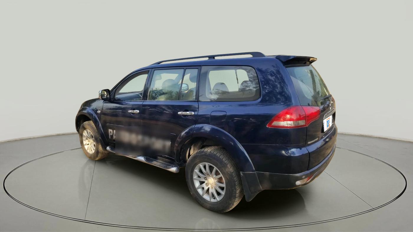 2015 Mitsubishi Pajero Sport 2.5 AT 4X2, Diesel, Automatic, 1,11,000 km, exterior