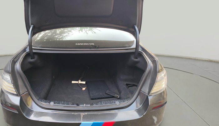 2011 BMW 5 Series 525D, Diesel, Automatic, 1,55,132 km, exterior