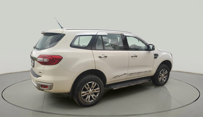 2016 Ford Endeavour TITANIUM 3.2 4X4 AT, Diesel, Automatic, 1,97,441 km, exterior