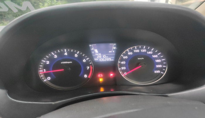2011 Hyundai Verna FLUIDIC 1.6 VTVT EX, Petrol, Manual, 1,06,289 km, interior