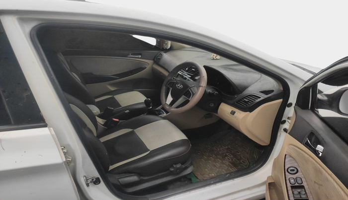 2011 Hyundai Verna FLUIDIC 1.6 VTVT EX, Petrol, Manual, 1,06,289 km, interior