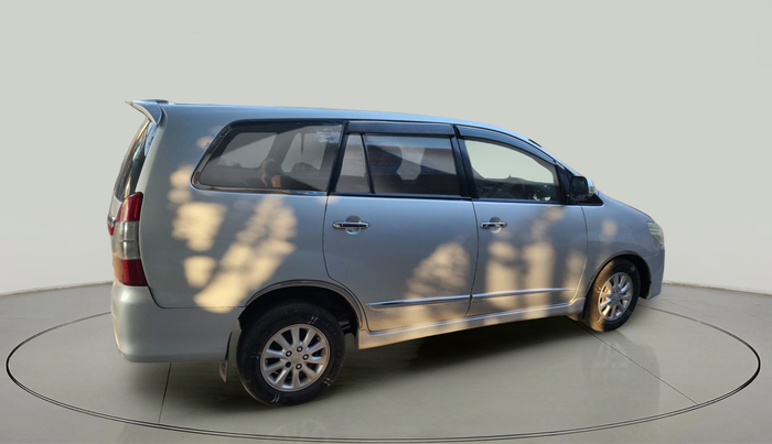 2014 Toyota Innova 2.5 VX 8 STR, Diesel, Manual, 2,77,802 km, exterior