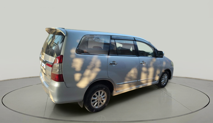 2014 Toyota Innova 2.5 VX 8 STR, Diesel, Manual, 2,77,802 km, exterior