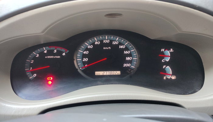 2014 Toyota Innova 2.5 VX 8 STR, Diesel, Manual, 2,77,802 km, interior