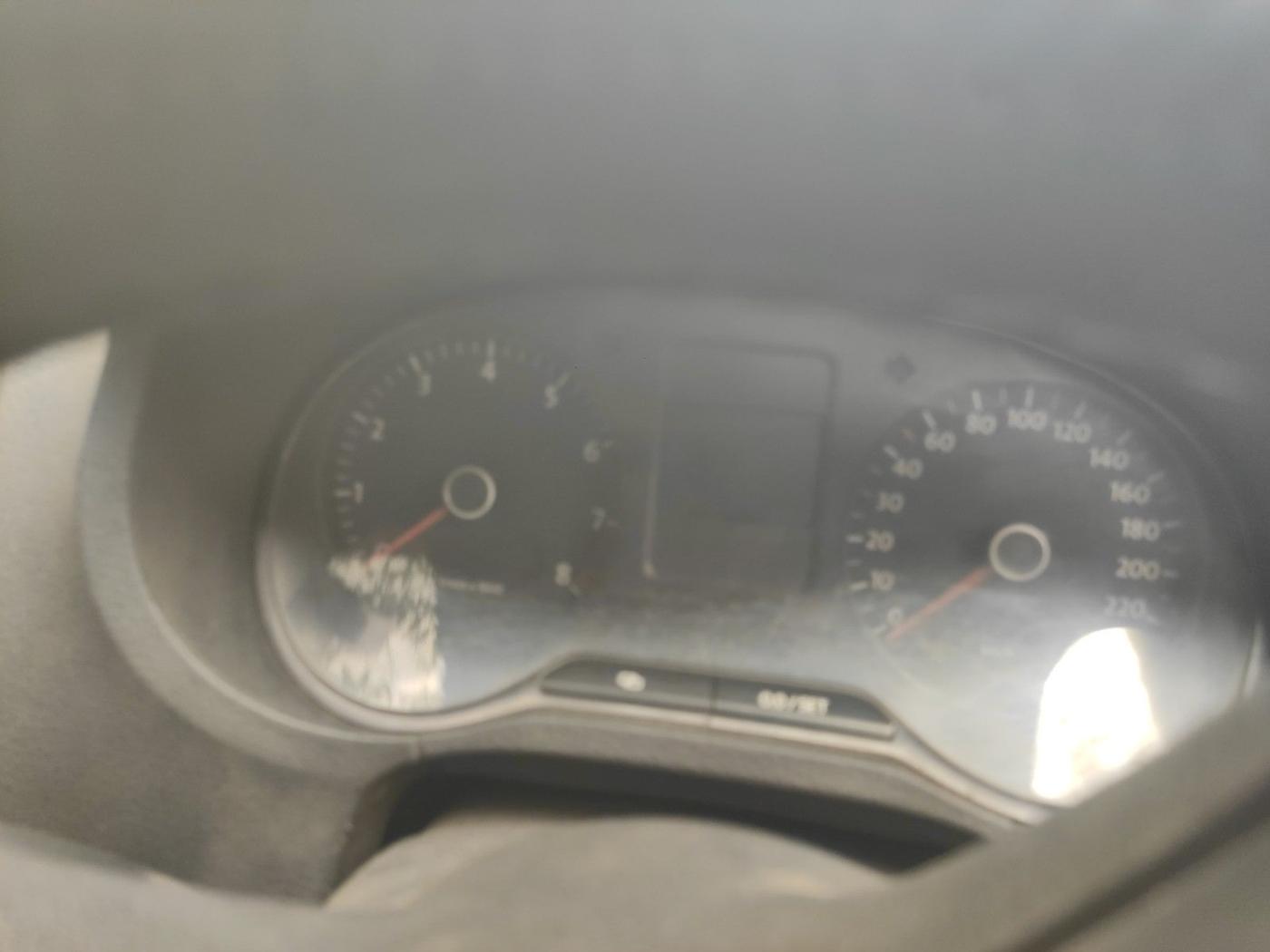 2010 Volkswagen Polo TRENDLINE 1.2L PETROL, Petrol, Manual, 1,00,000 km, interior