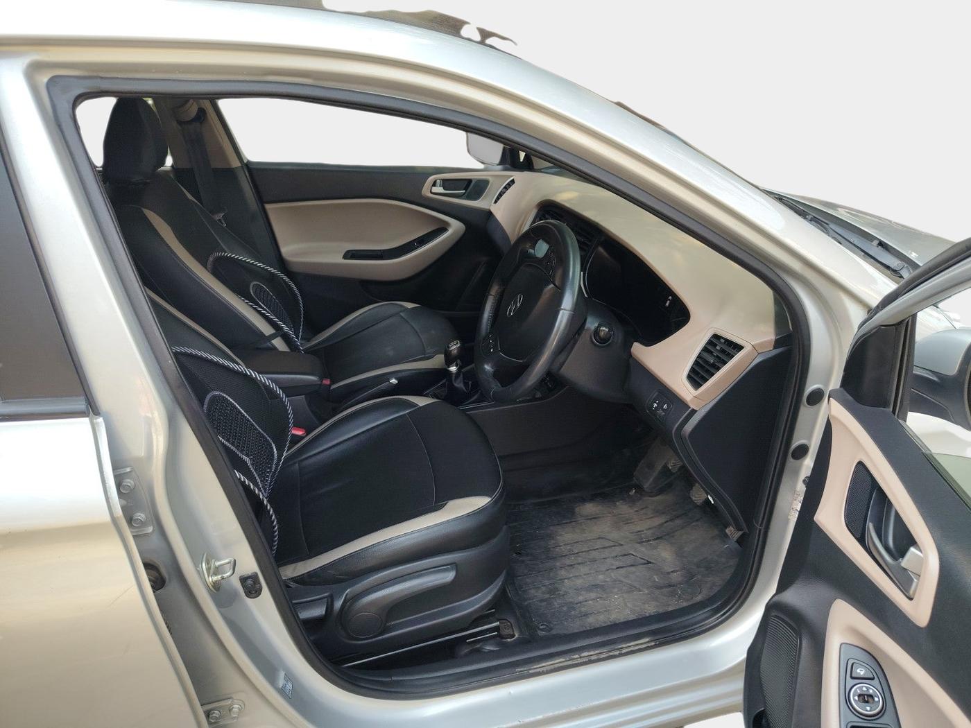2017 Hyundai Elite i20 ASTA 1.2 (O), Petrol, Manual, 49,370 km, interior