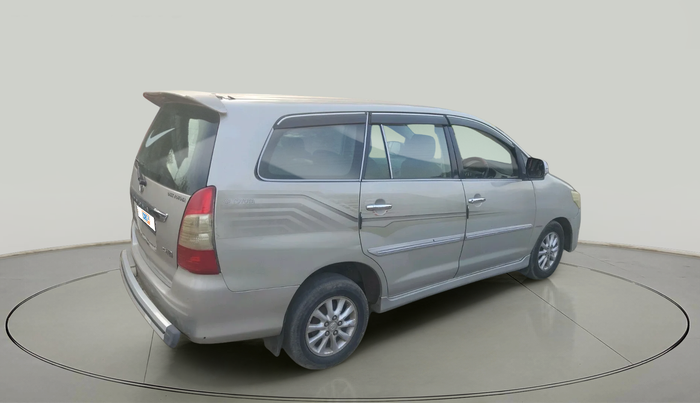 2012 Toyota Innova VX 2.5 8 STR, Diesel, Manual, 3,79,571 km, exterior