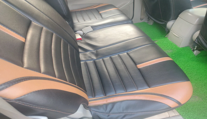 2012 Toyota Innova VX 2.5 8 STR, Diesel, Manual, 3,79,571 km, interior