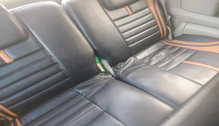 2012 Toyota Innova VX 2.5 8 STR, Diesel, Manual, 3,79,571 km, interior