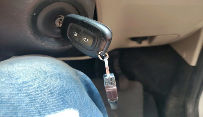 2022 Renault TRIBER RXT, Petrol, Manual, 56,825 km, interior