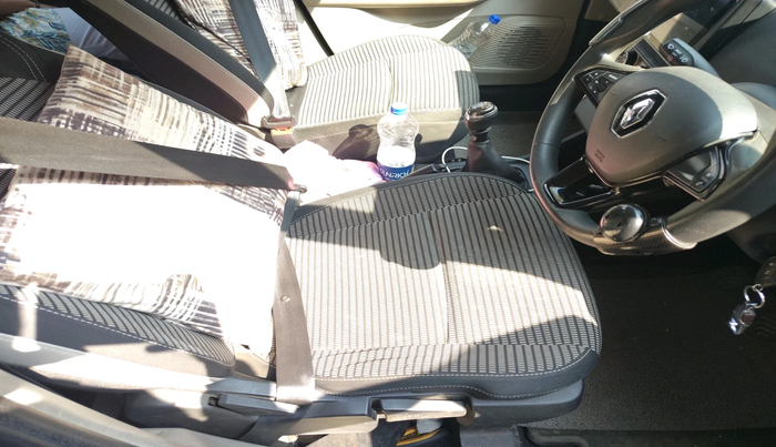 2022 Renault TRIBER RXT, Petrol, Manual, 56,825 km, interior