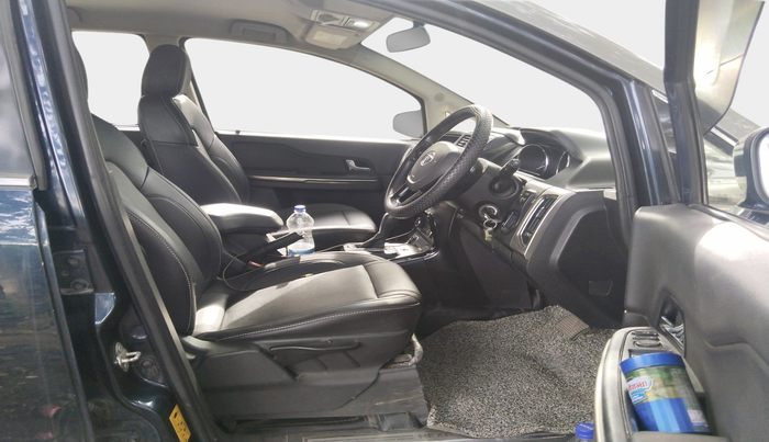 2019 Tata Hexa XTA 4X2 7 STR, Diesel, Automatic, 1,09,825 km, interior