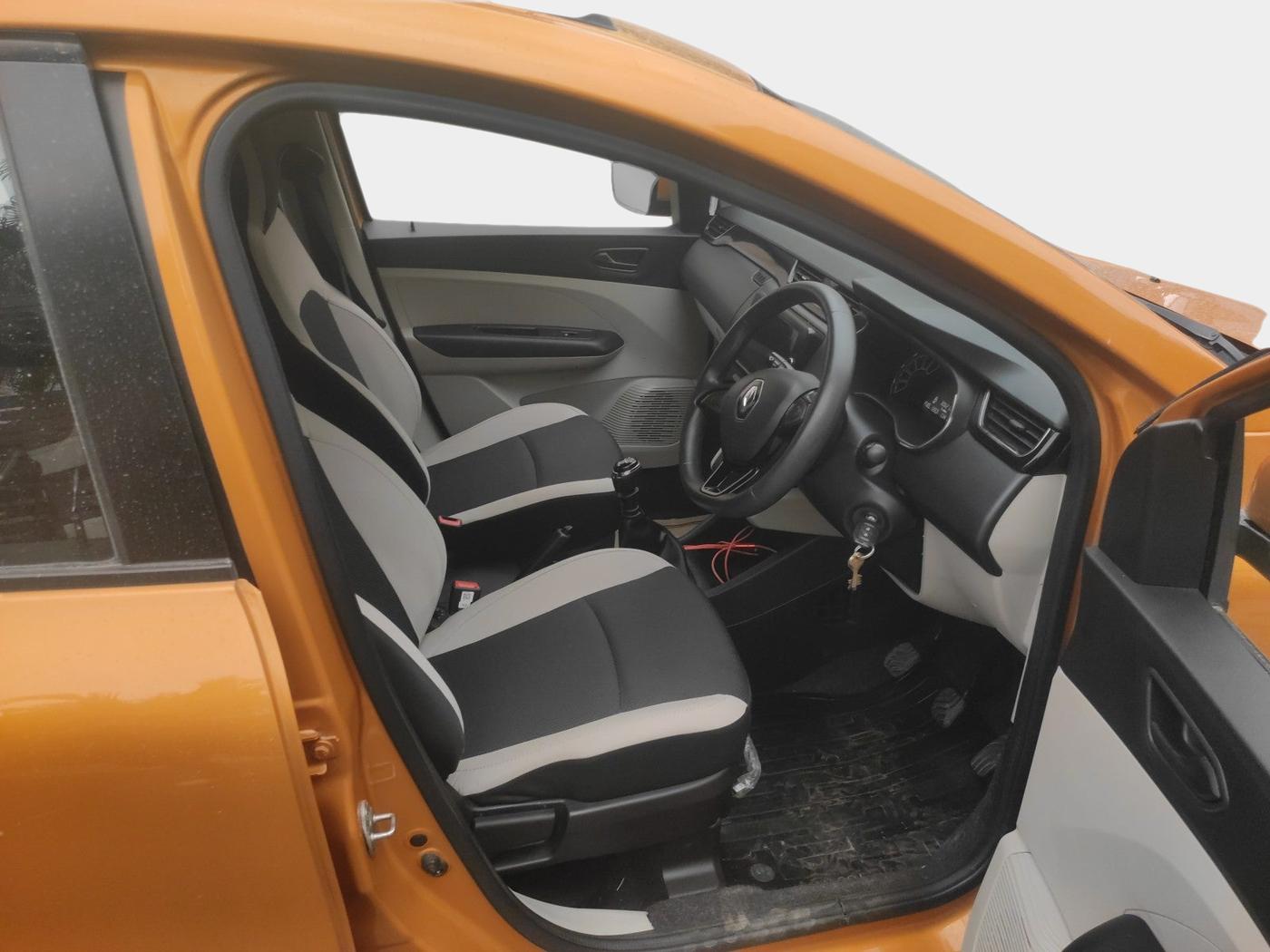 2019 Renault TRIBER RXT, Petrol, Manual, 30,622 km, interior