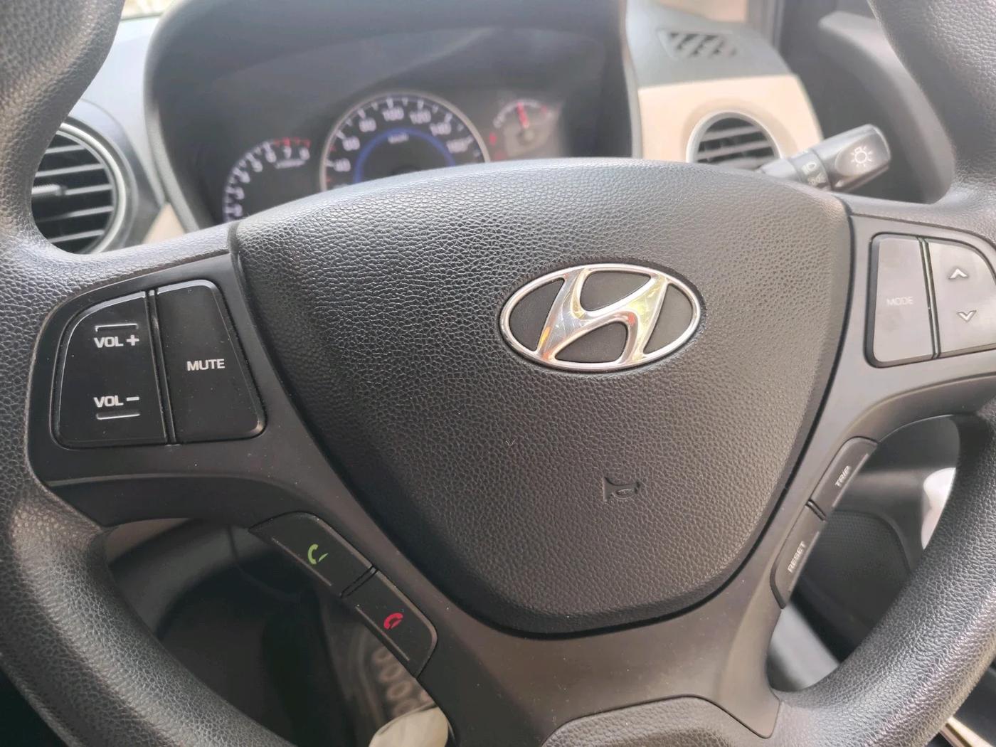 2015 Hyundai Grand i10 SPORTZ 1.2 KAPPA VTVT, Petrol, Manual, 49,151 km, interior