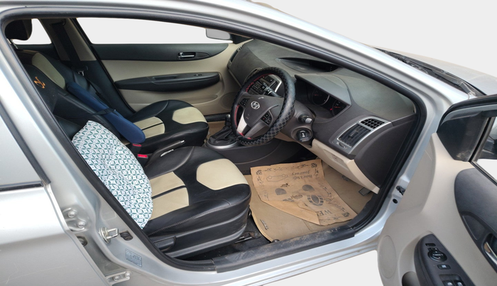 2013 Hyundai i20 SPORTZ 1.2, Petrol, Manual, 1,23,456 km, interior