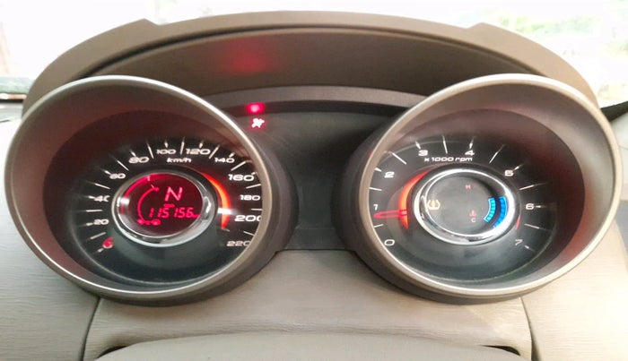 2013 Mahindra XUV500 W8, Diesel, Manual, 1,15,156 km, interior