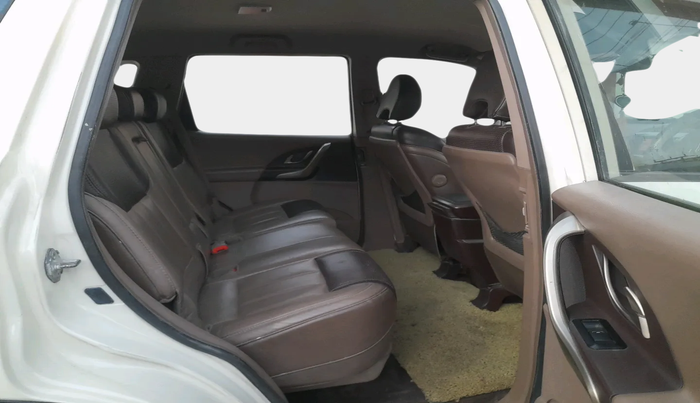 2013 Mahindra XUV500 W8, Diesel, Manual, 1,15,156 km, interior