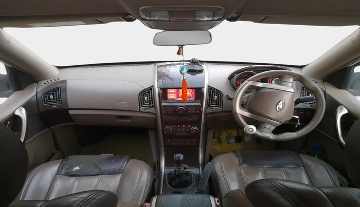 2013 Mahindra XUV500 W8, Diesel, Manual, 1,15,156 km, interior