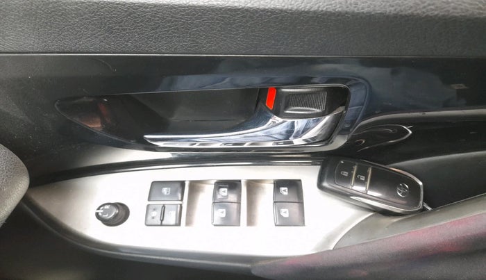 2017 Toyota Innova Crysta 2.4 VX 7 STR, Diesel, Manual, 1,18,297 km, interior