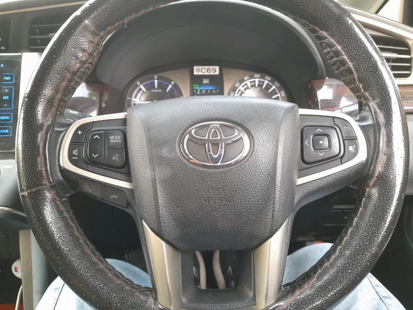 2017 Toyota Innova Crysta 2.4 VX 7 STR, Diesel, Manual, 1,18,297 km, interior