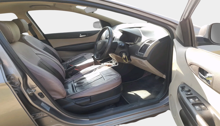 2013 Hyundai i20 MAGNA 1.2, Petrol, Manual, 68,182 km, interior