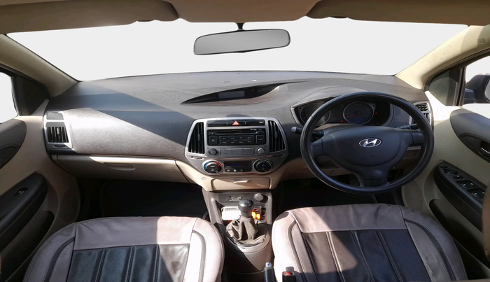 2013 Hyundai i20 MAGNA 1.2, Petrol, Manual, 68,182 km, interior