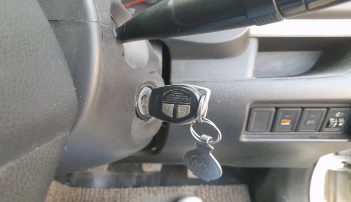 2013 Maruti Swift VXI, Petrol, Manual, 88,561 km, interior