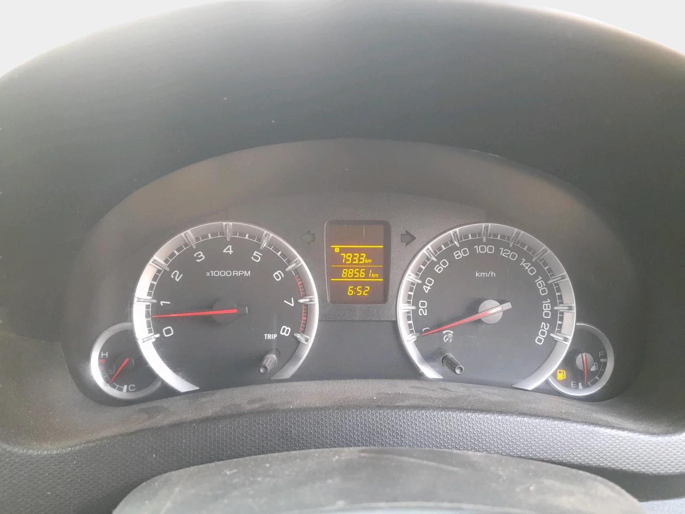 2013 Maruti Swift VXI, Petrol, Manual, 88,561 km, interior