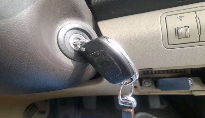 2013 Hyundai Verna FLUIDIC 1.6 CRDI SX, Diesel, Manual, 1,35,259 km, interior