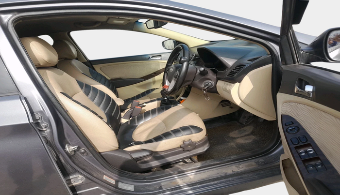 2013 Hyundai Verna FLUIDIC 1.6 CRDI SX, Diesel, Manual, 1,35,259 km, interior