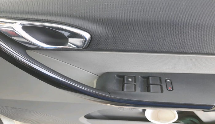 2019 Tata Tiago XZ PETROL, Petrol, Manual, 22,335 km, interior
