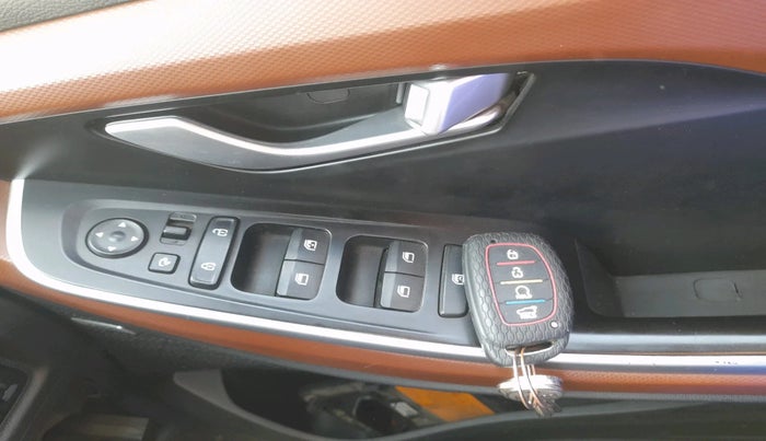 2021 Hyundai ALCAZAR 1.5 SIGNATURE (O) AT 6STR DUAL TONE, Diesel, Automatic, 72,719 km, interior