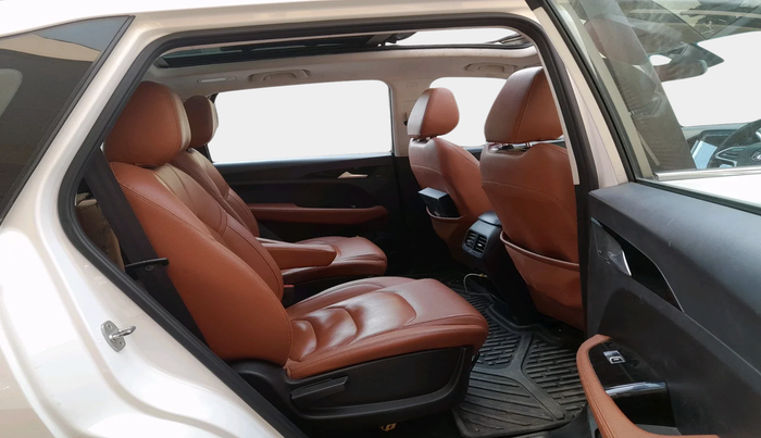 2021 MG HECTOR PLUS SHARP 2.0 DIESEL TURBO MT 6-STR, Diesel, Manual, 1,08,679 km, interior