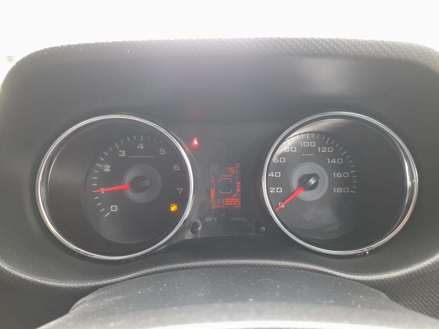 2018 Mahindra TUV300 T10, Diesel, Manual, 1,13,895 km, interior