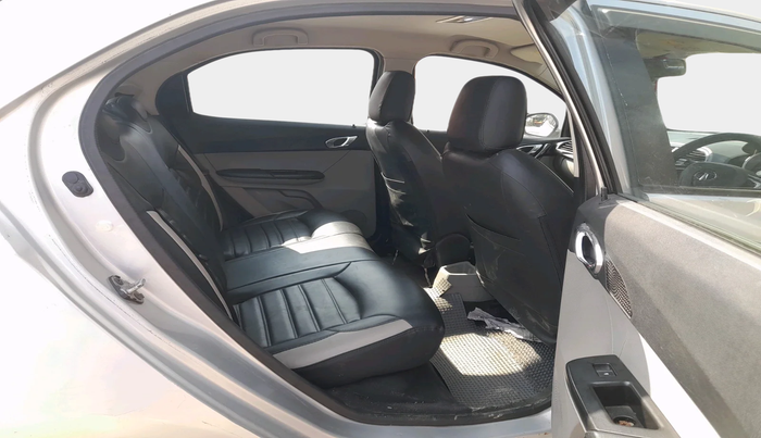 2016 Tata Tiago XZ PETROL, Petrol, Manual, 82,397 km, interior