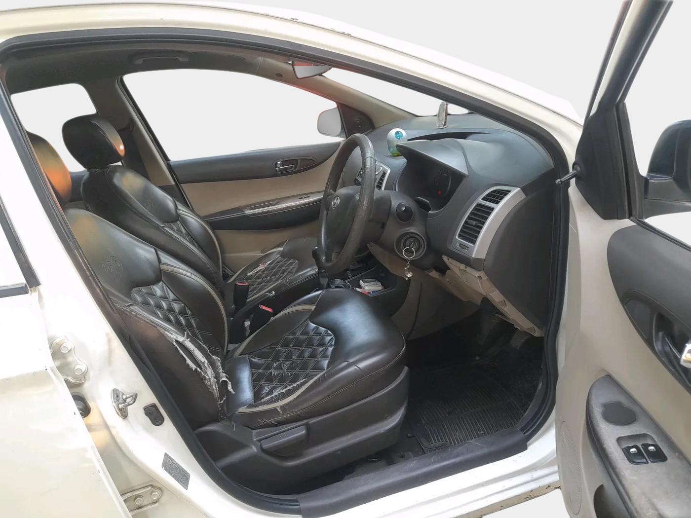2010 Hyundai i20 ERA 1.2, Petrol, Manual, 74,961 km, interior