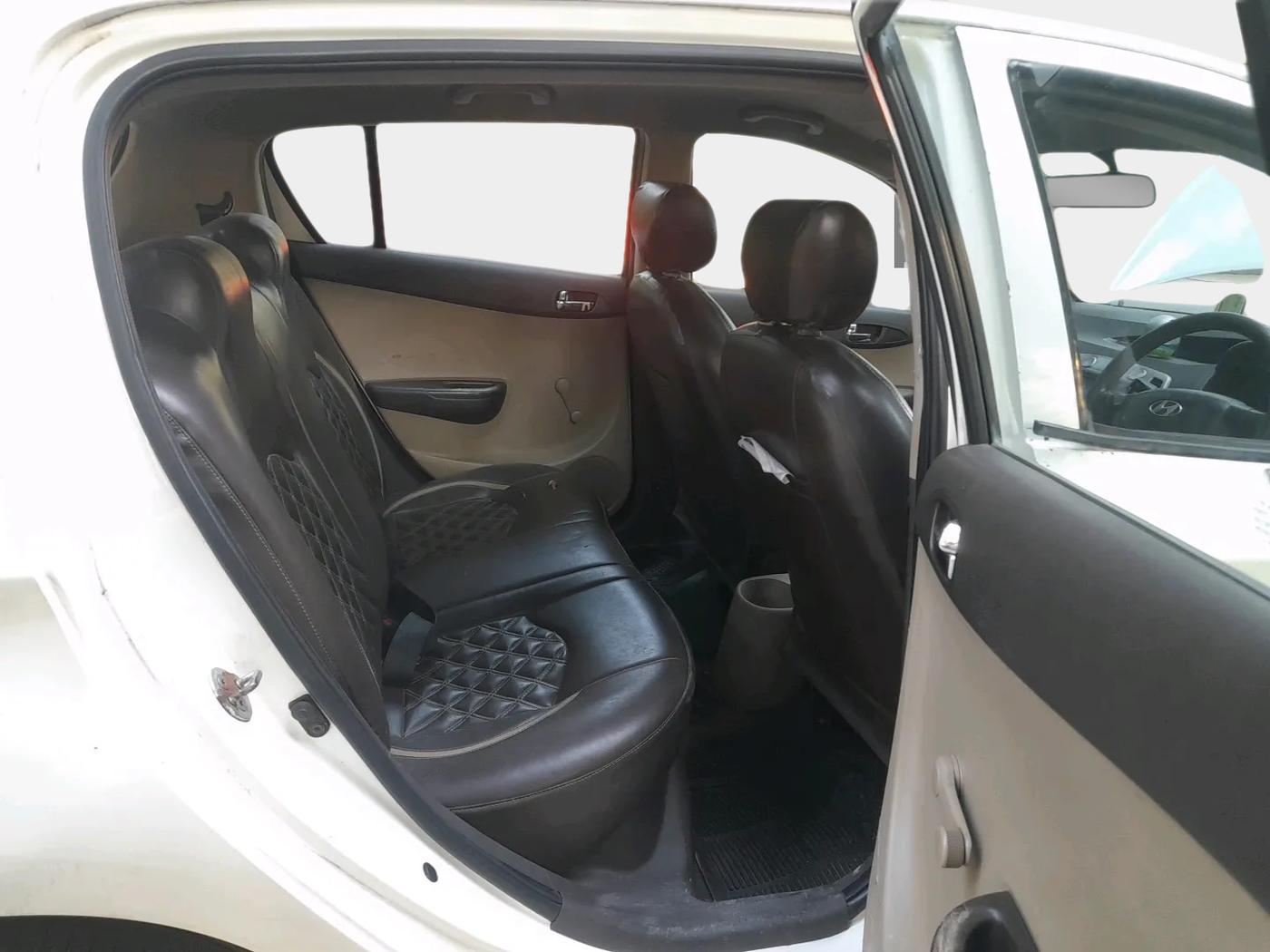 2010 Hyundai i20 ERA 1.2, Petrol, Manual, 74,961 km, interior