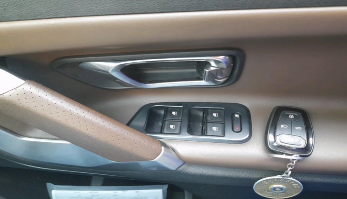 2019 Tata Harrier XZ 2.0L, Diesel, Manual, 72,740 km, interior