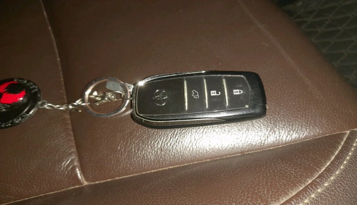 2018 Toyota Fortuner 2.8 4X2 MT, Diesel, Manual, 84,647 km, interior