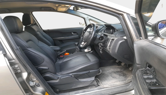 2018 Tata Hexa XT 4X2 7 STR, Diesel, Manual, 73,410 km, interior