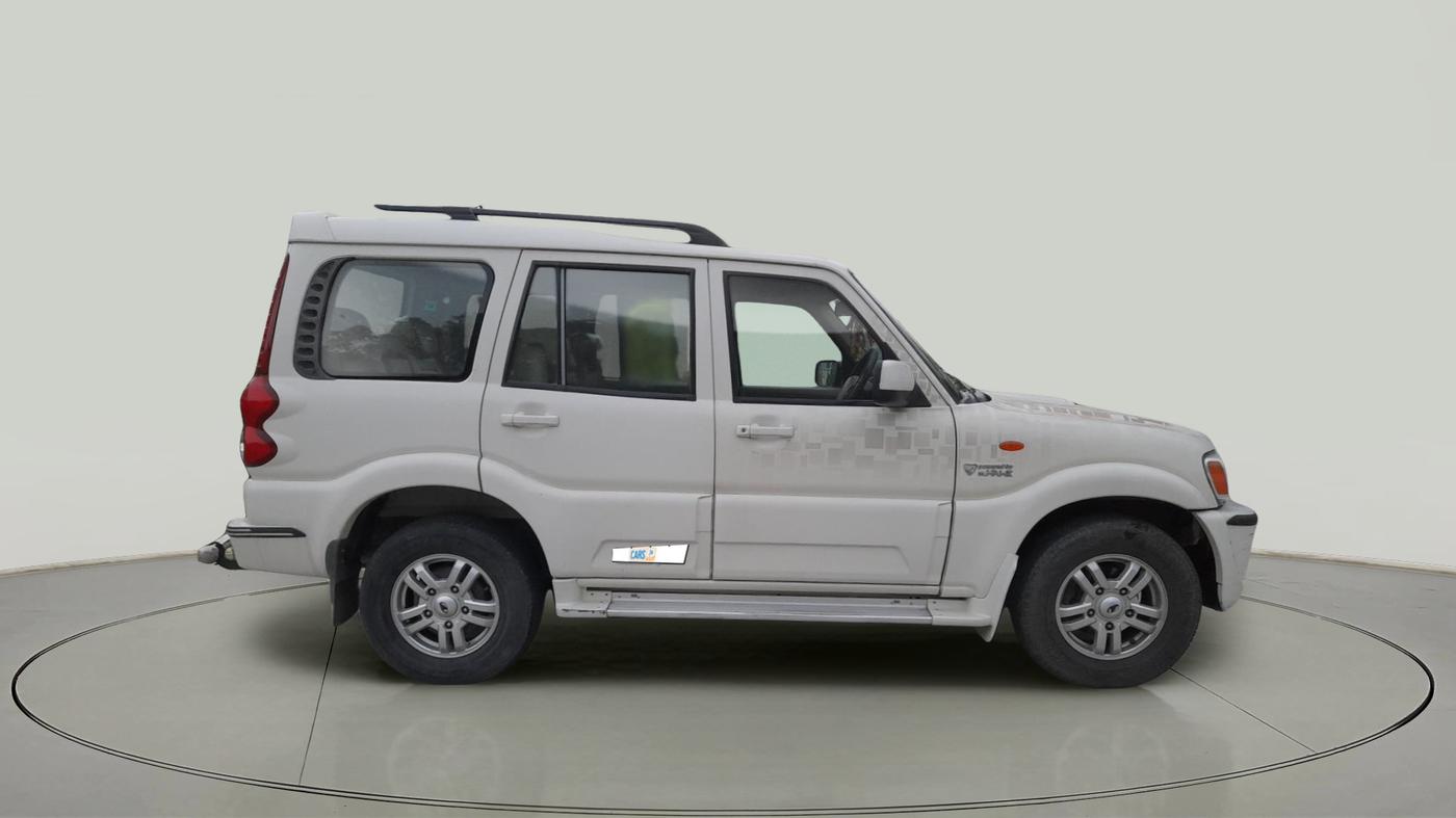 2013 Mahindra Scorpio VLX 2WD AIRBAG BS-III, Diesel, Manual, 52,176 km, exterior